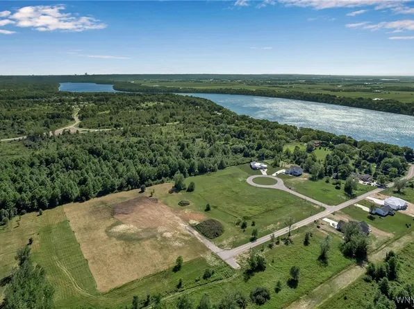 242 Dockside Dr #13, Youngstown, NY 14174