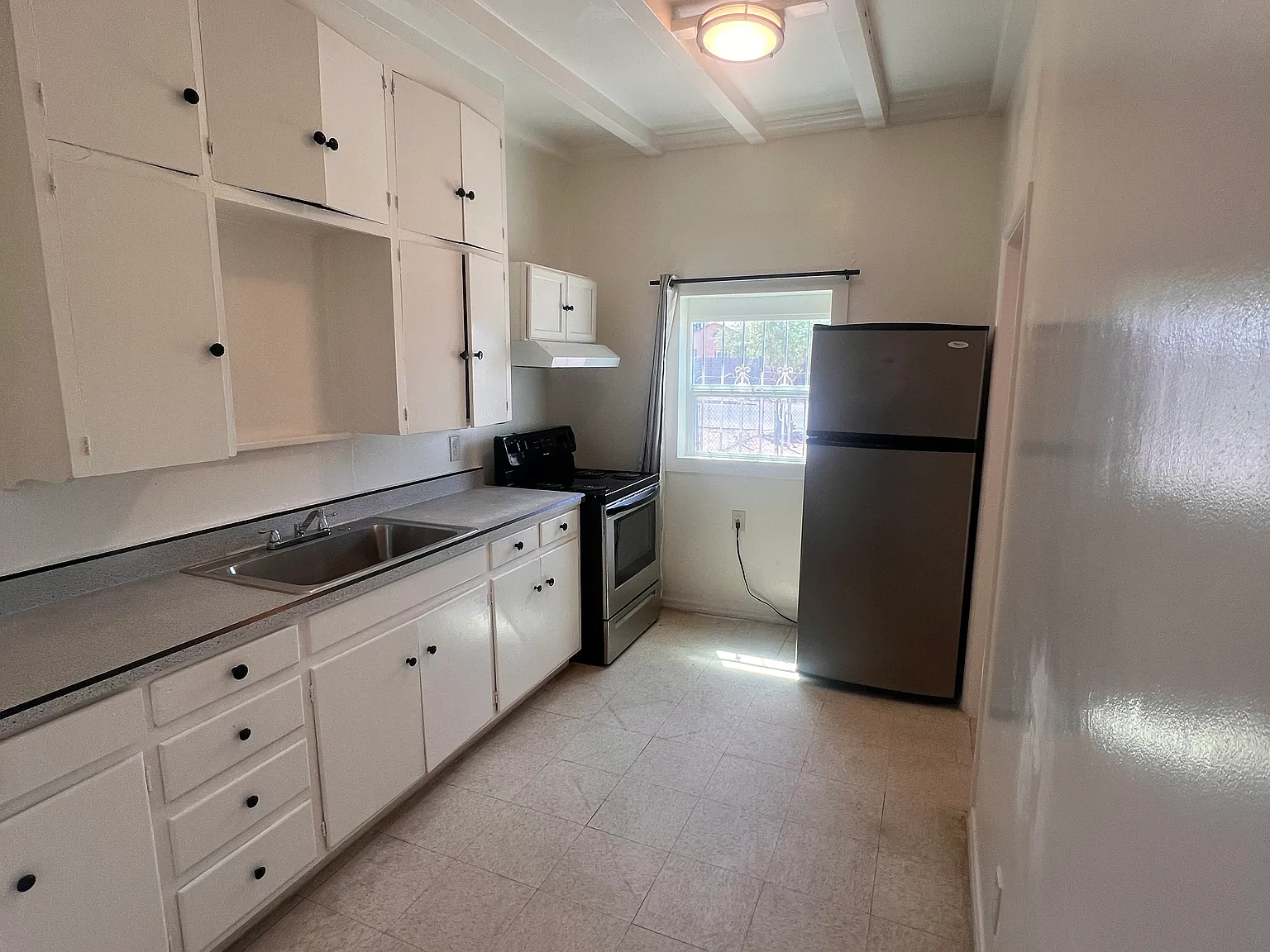 2 bed, 762 sqft, $1,000 — Photo 2