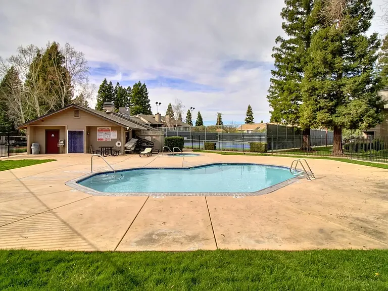3715 Tallyho Dr #162 — Photo 9