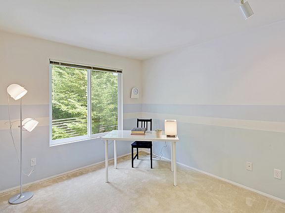 5th image of 6553 SE Cougar Mountain Way #1