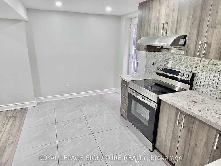 16A Hutton Cres — Photo 6