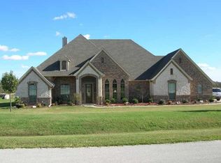 4442 Bucking Bronc Dr, Benbrook, TX 76126