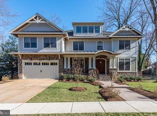 5812 37th St N, Arlington, VA 22207