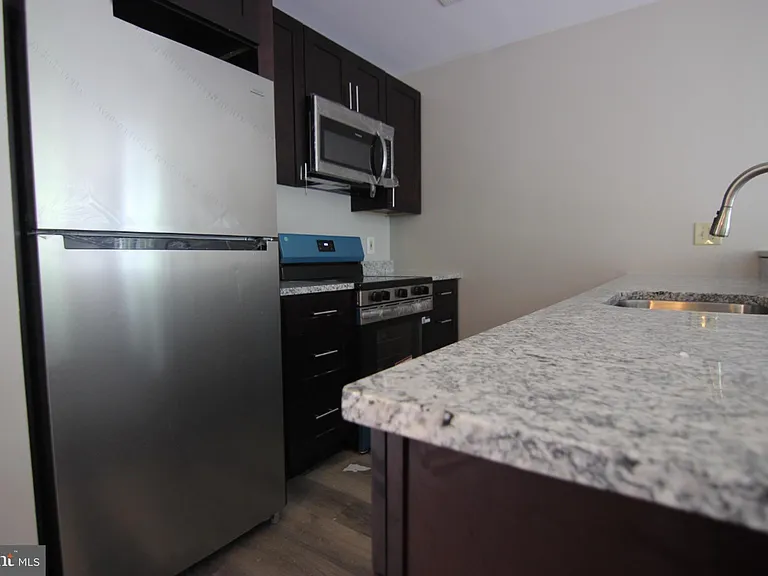 228 Spring House Ln — Photo 8