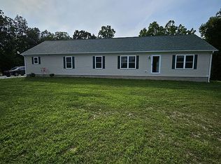 125 Glenara Dr, Milton, WV 25541