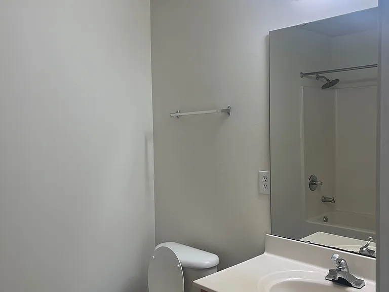 Non-remodeled Primary in-suite bathroom