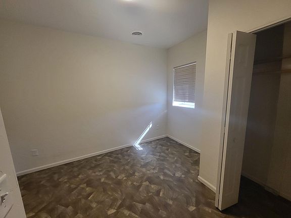 4th image of 109 Walker Ave S #8