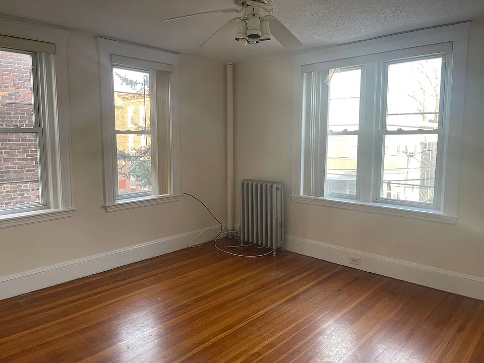 6 Barrows St #6