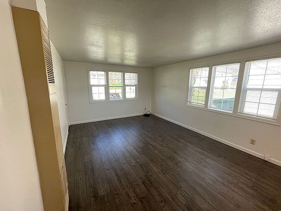 2nd image of 1166 NE Freemont Ave #1122