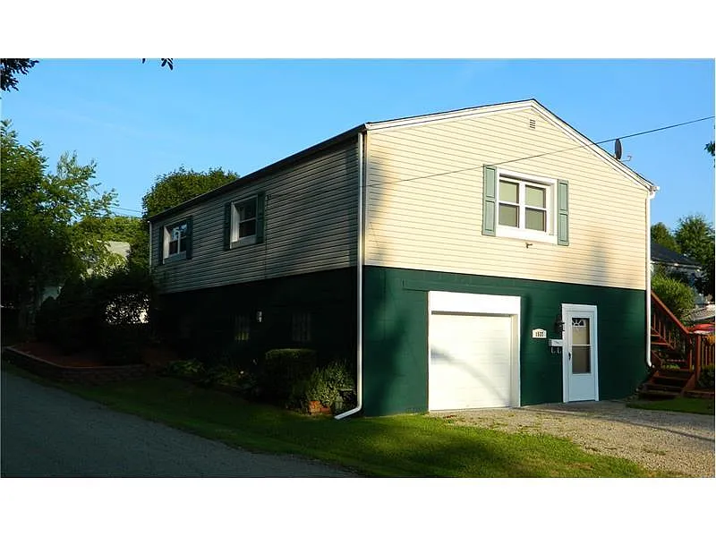 1537 Glenn St photo 1