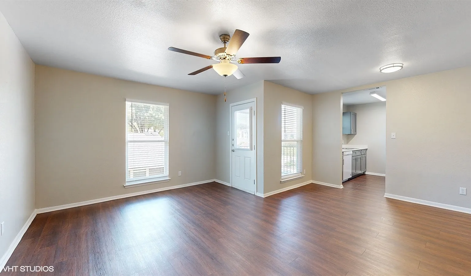 Bella Vista Apartments — Photo 4