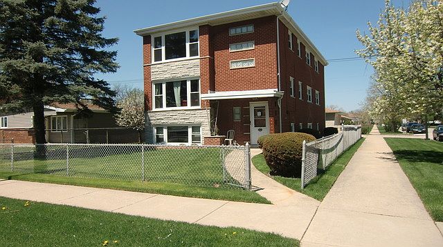 2nd image of 5134 W 79th St APT 2