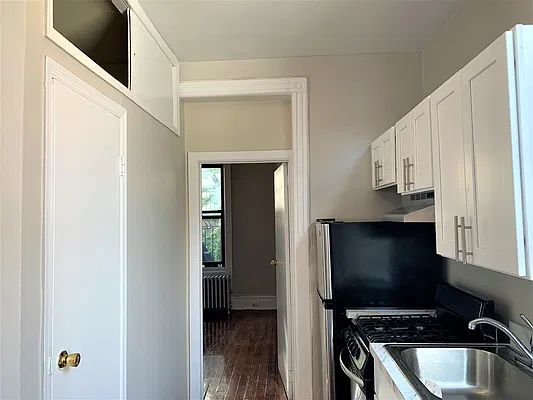 Rented by Bond New York | media 7
