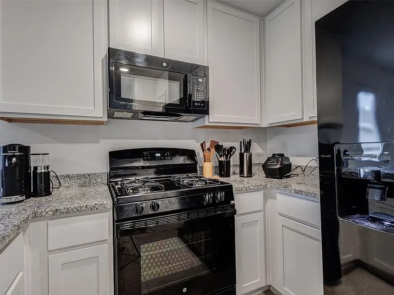3505 Flicker Ln — Photo 10