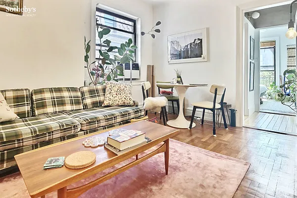Rented by Sotheby's International Realty | media 9