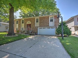 125 White Pines Cir, Decatur, IL 62521