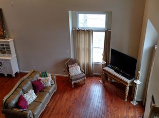 11375 E Hutchison Rd, Mount Vernon, IL 62864