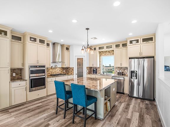 4th image of 121 Beach View Dr