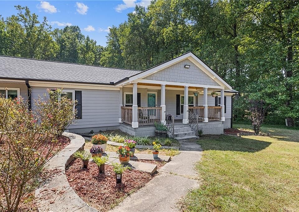 1st image of 3571 S Puckett Ln