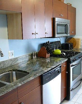 4th image of 9406 Fairleigh Ct