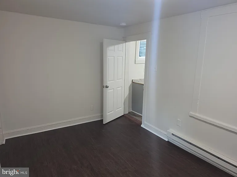 243 E Valley Rd — Photo 4