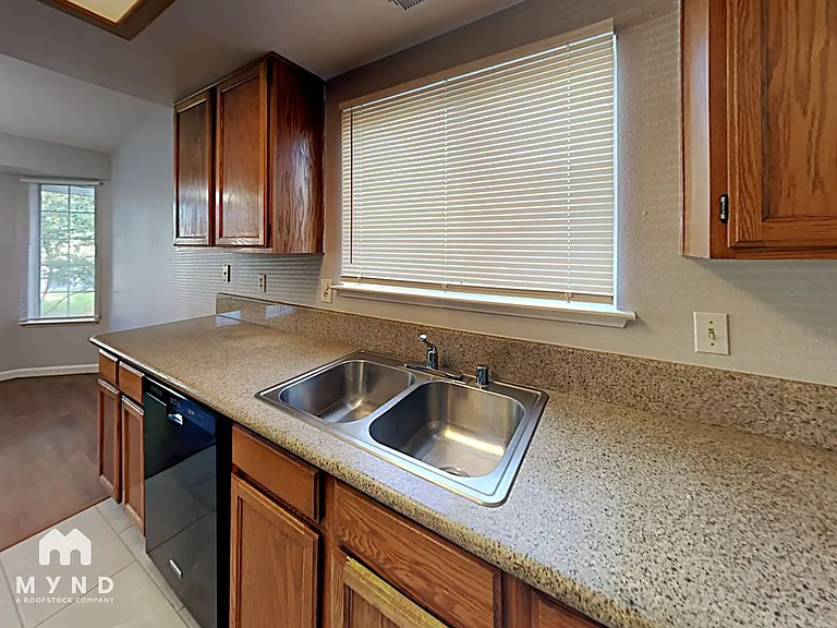 1286 Bell Ave — Photo 6