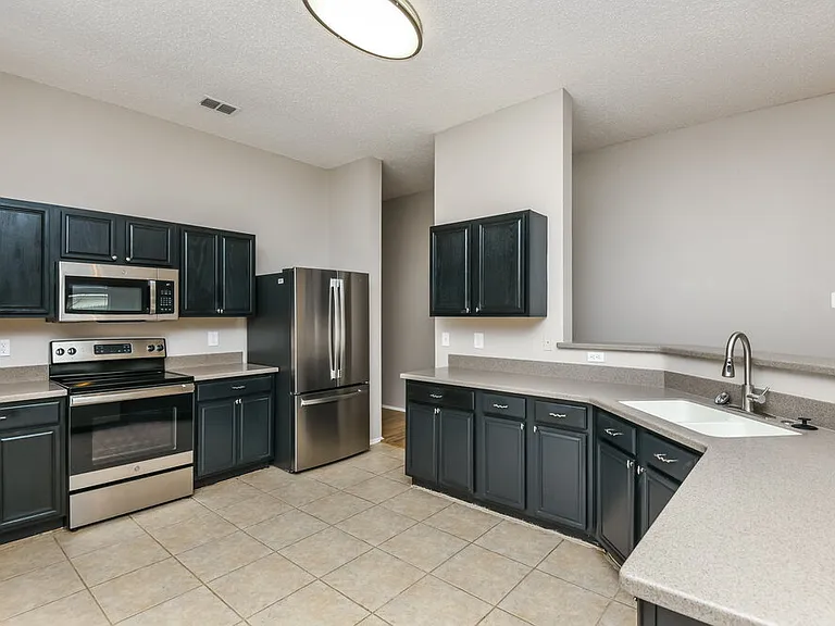 10813 Briaroaks Dr — Photo 7