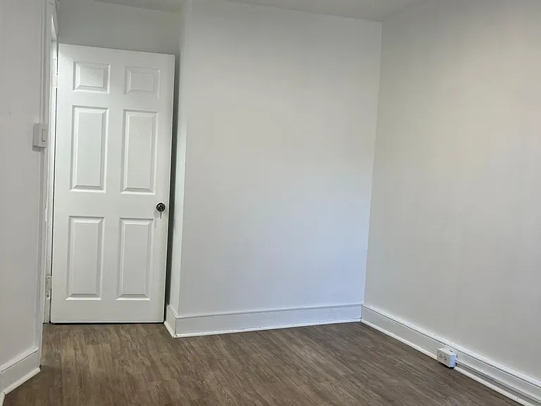 1102 Franklin St — Photo 9