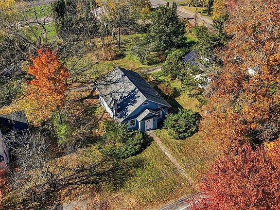 3rd image of 150 Pine Tree Rd