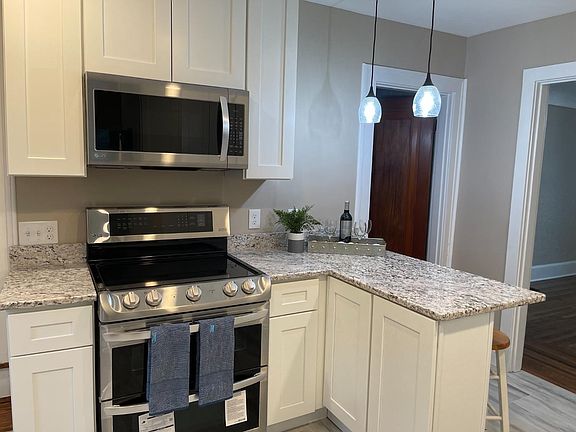 4th image of 6206 Edwood Ave