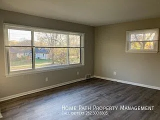3 bed, 1.5 bath, 2060 sqft, $2,300 — Photo 4