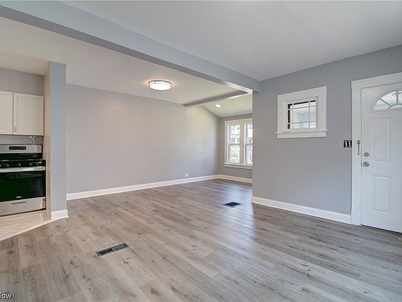 4th image of 3919 Stickney Ave