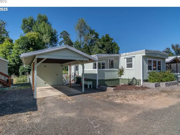 201 NE Peggy Ave #7, Roseburg, OR 97470
