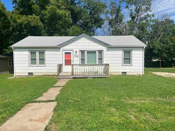 114 N Clark St, Udall, KS 67146
