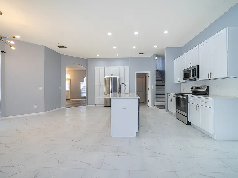8119 Lake Crowell Cir — Photo 11