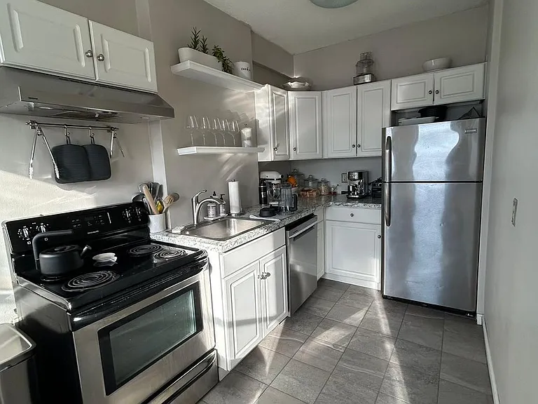 145 Englewood Ave #4 — Photo 4