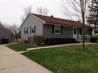 807 W Lincoln Ave, Port Washington, WI 53074