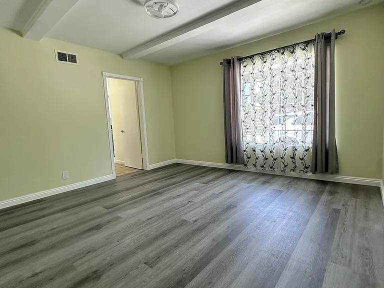 14552 Runnymede St — Photo 44