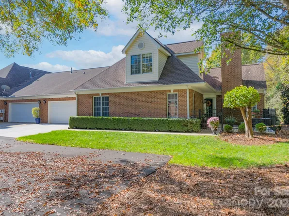 7519 Hurstbourne Green Dr, Charlotte, NC 28277