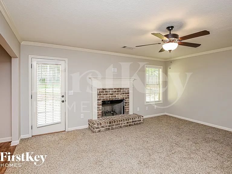 611 Peachtree Rd — Photo 4