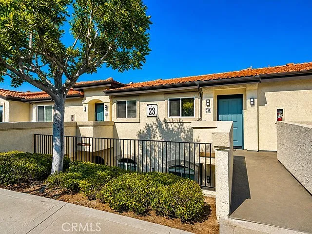 30902 Clubhouse Dr — Photo 4