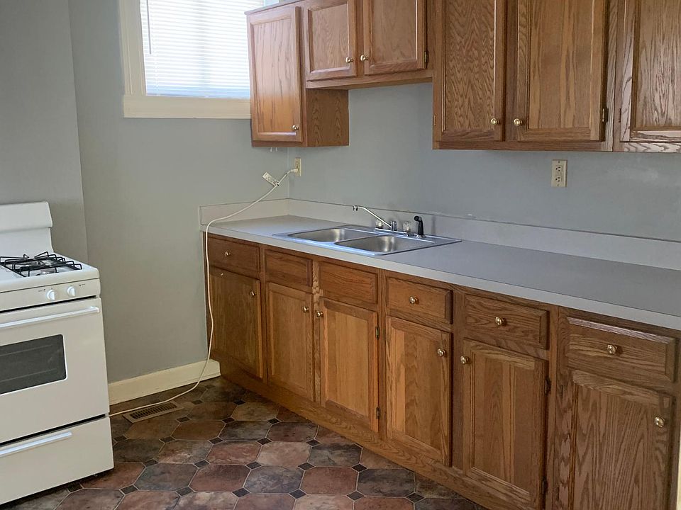 2nd image of 1712 S 4th St APT 2