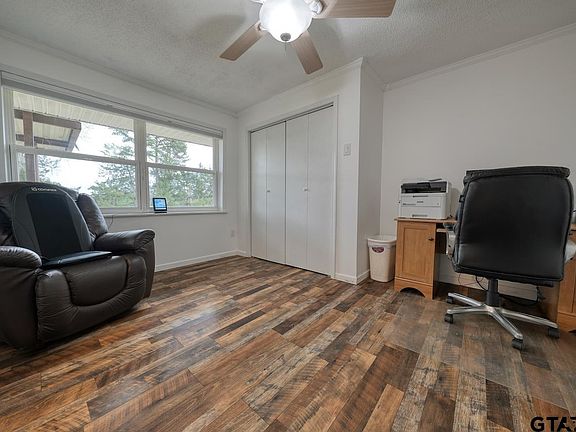 4th image of 667 Allen Rd