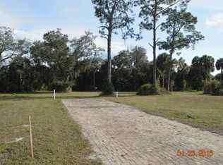 1640 Pangola Dr, North Fort Myers, FL 33903