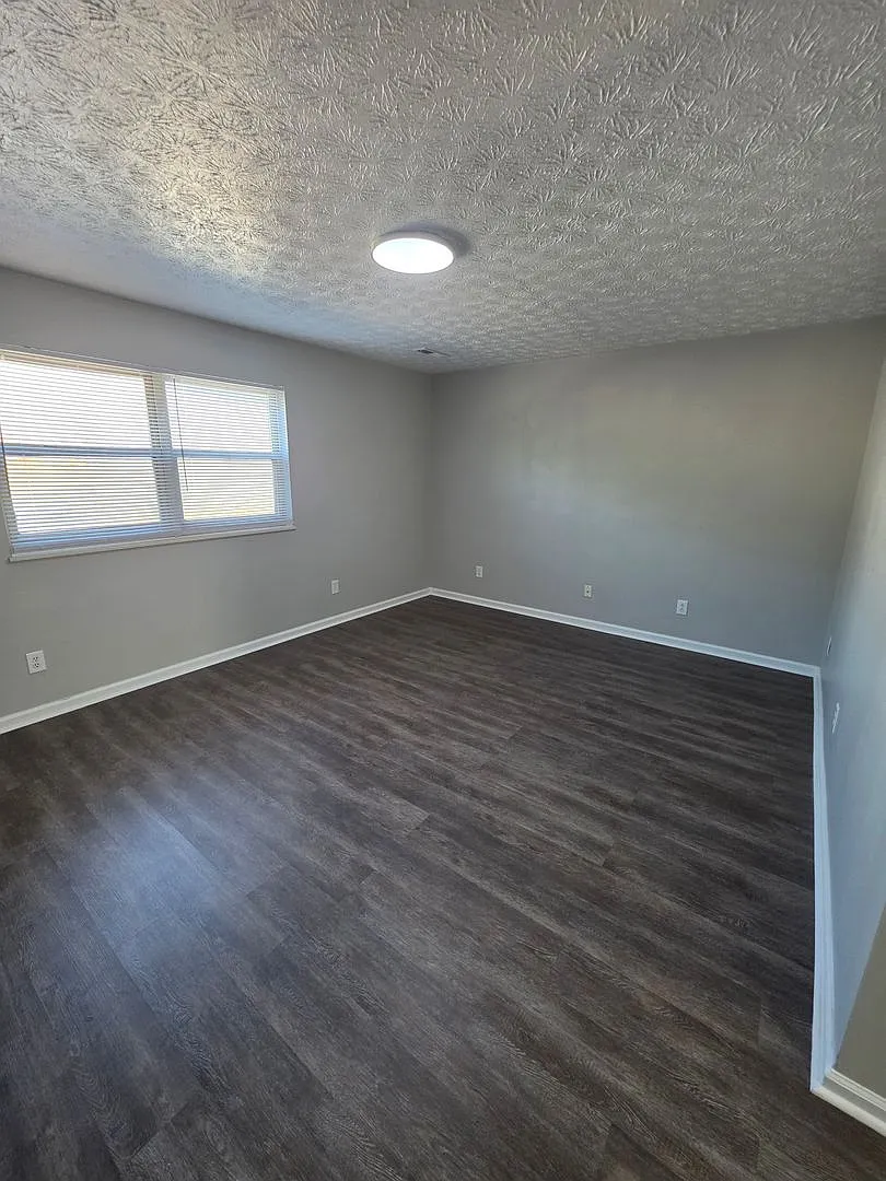 Fox Ridge Apartments — Photo 3