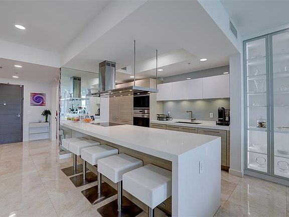 3rd image of 17301 Biscayne Blvd APT 406
