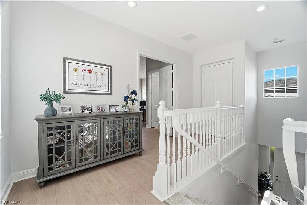 3 bed, 3.0 bath, 2523 sqft, $3,800 — Photo 4