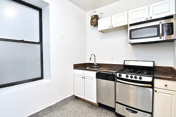 Rented by Bohemia Realty Group | media 4