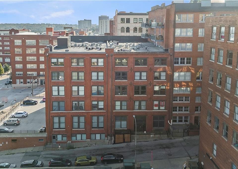 1st image of 700 Broadway Blvd #208