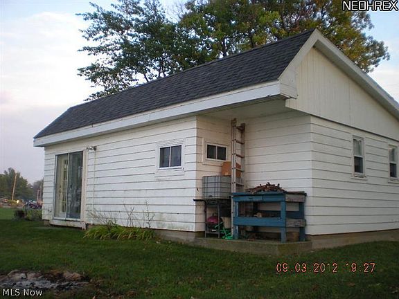 5th image of 3406 Edgewater Dr